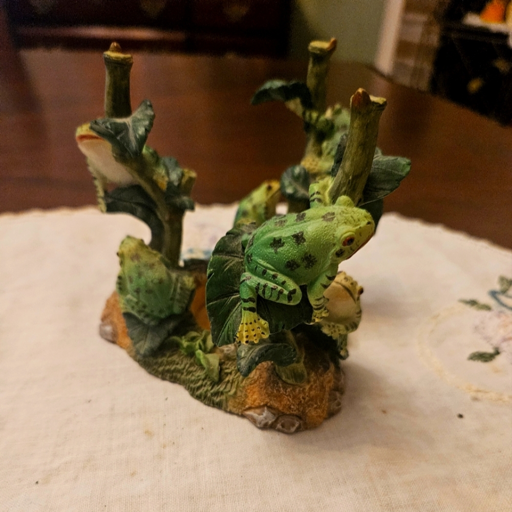 Green Frog Figurine candle holder 6 frogs on Lilly pods